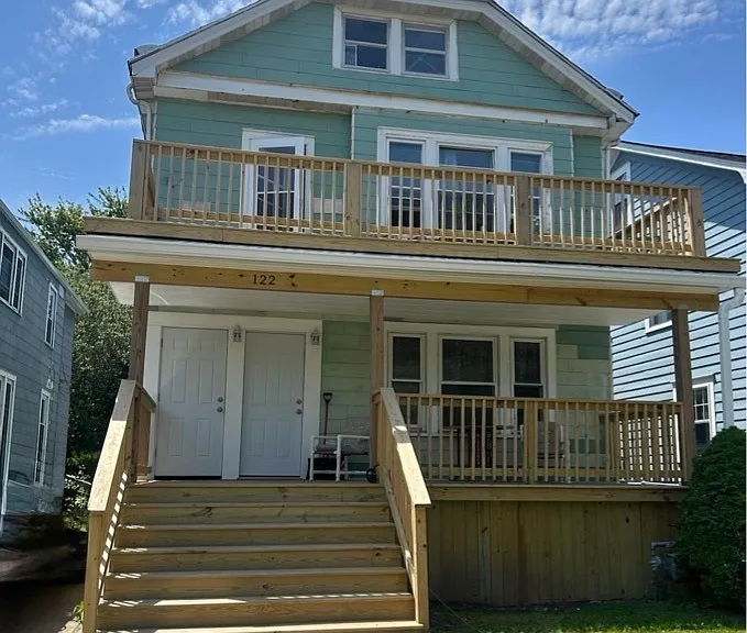 122 Lincoln Blvd — Photo 1