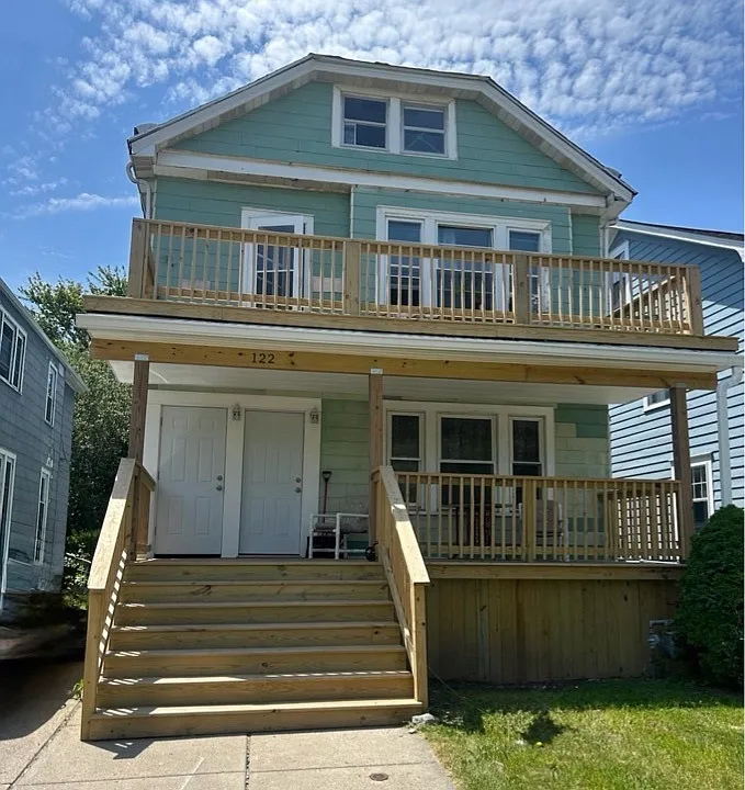 122 Lincoln Blvd