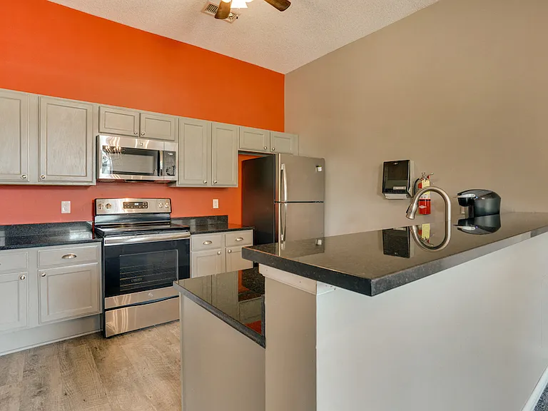 Carver Lake Townhomes — Photo 8