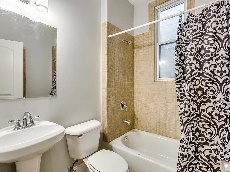 2041 W Rice St #1 — Photo 10