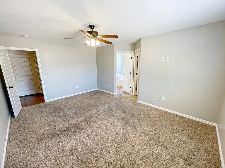 1228 W 200 N — Photo 17