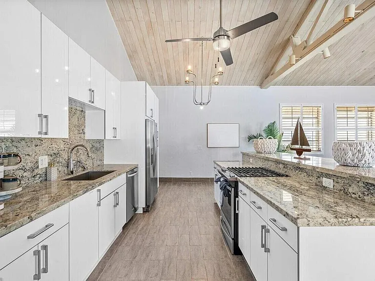 419 E Atlantic Ave — Photo 12