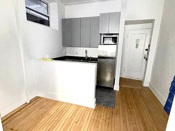 2nd image of 320 W 83rd St APT 1A