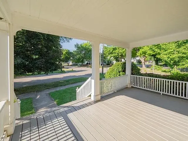703 Clinton Ave — Photo 8