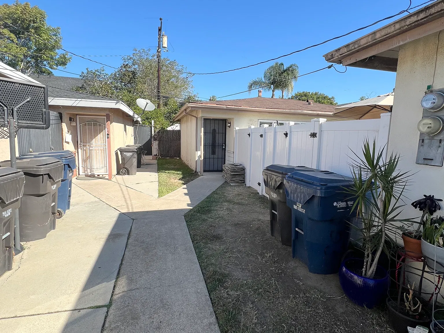 2 bed, 900 sqft, $2,200 — Photo 2