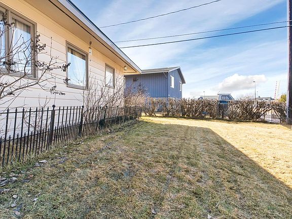 Spring break up photo 2016 - Front yard fenced