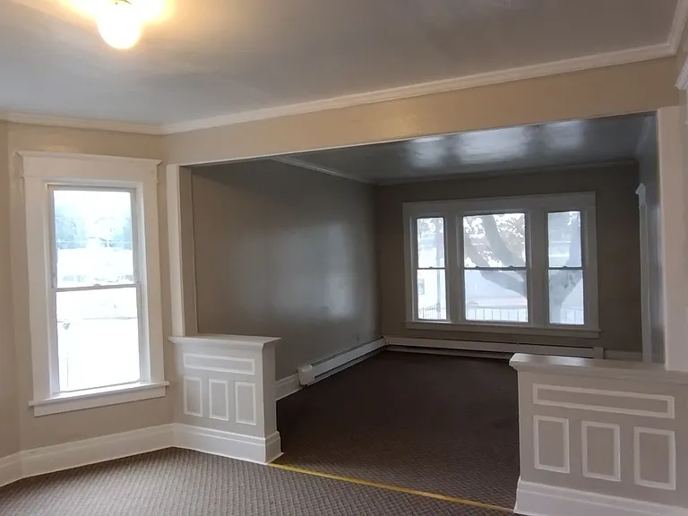 2128 Genesee St — Photo 5