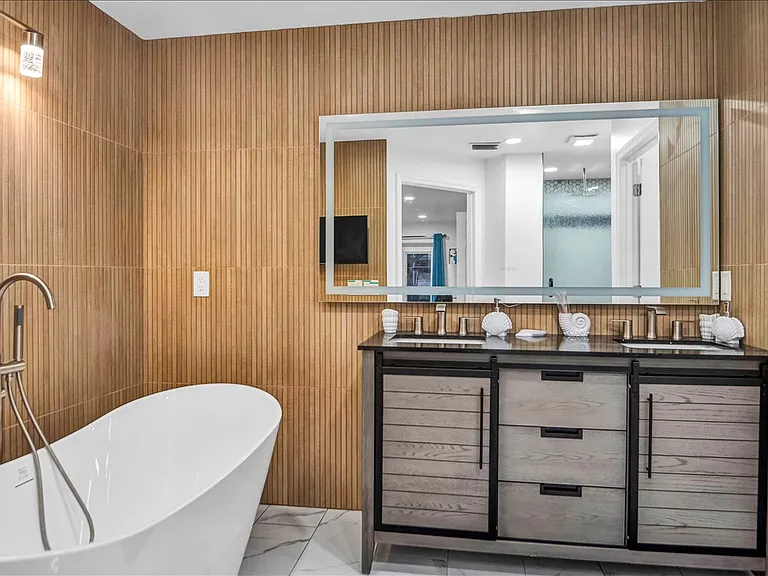 31 Lands End Ln — Photo 34