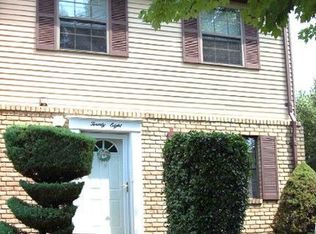 28 Baroness Ct, Owings Mills, MD 21117