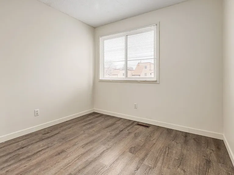 550 Rundlehorn Cir NE — Photo 12