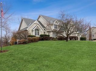 18065 Canterbury Rd, Stilwell, KS 66085