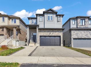 321 Carriage Way, Waterloo, ON N2K 0C2