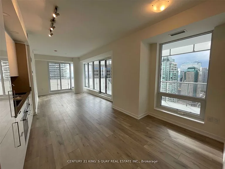 28 Freeland St #2702 — Photo 3
