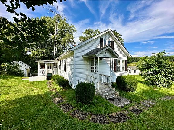 4th image of 571 Lake Rd