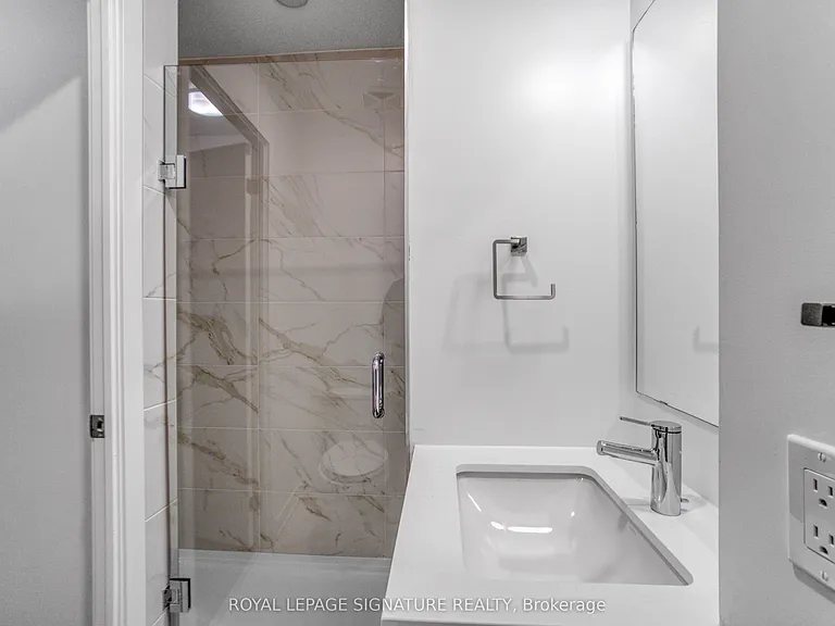 395 Dundas St W #222 — Photo 18