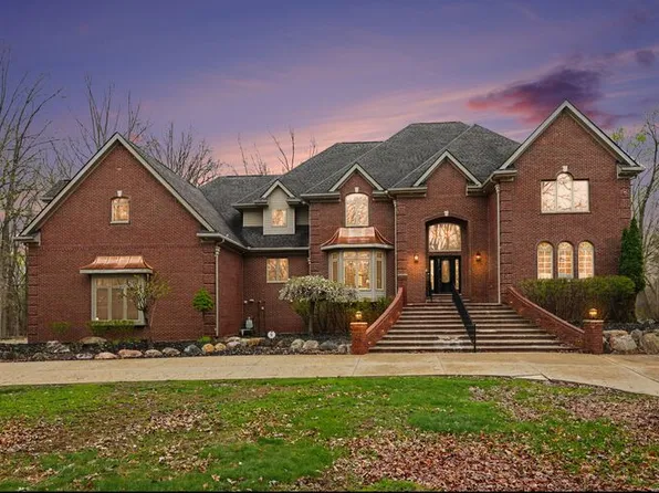 6986 Montgomery Dr, Utica, MI 48316
