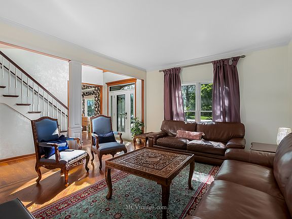 3rd image of 1543 Branford Ln