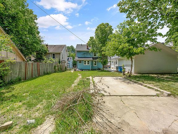 3rd image of 135 W Hudson Ave #135