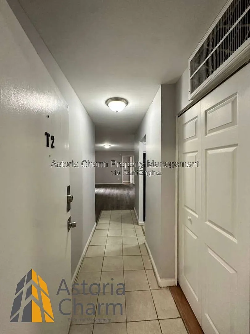 2 bed, 1.0 bath, 750 sqft, $1,099 — Photo 2