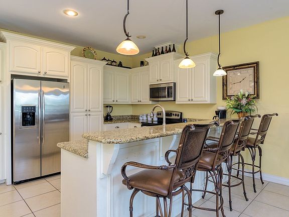 4th image of 109A E Oleander St #A