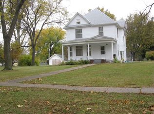 1127 N Sycamore St, Wahoo, NE 68066