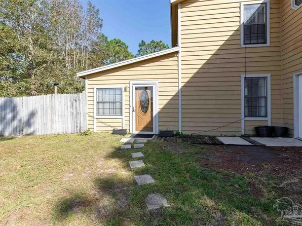 2350 Crescent Wood Rd, Navarre, FL 32566