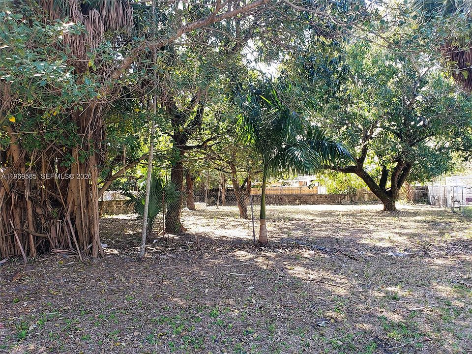 1st image of 524 S Royal Poinciana Blvd