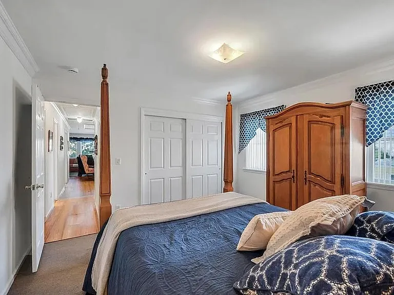 18 Hillcrest St #2 — Photo 8