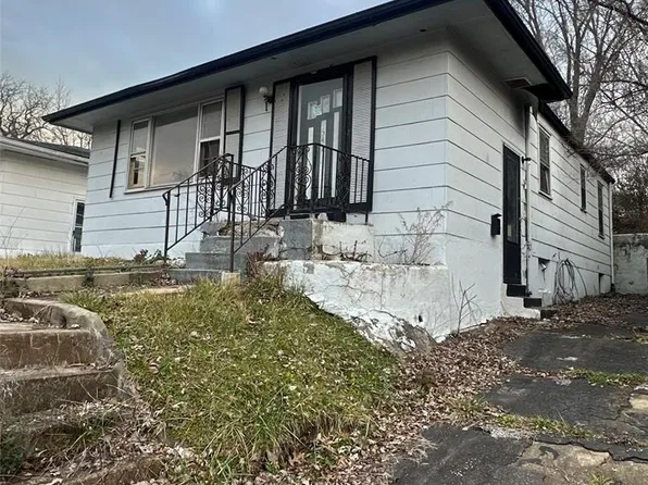 8541 College Ave, Saint Louis, MO 63136