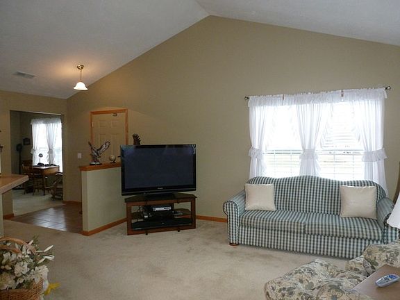 4th image of 2102 Waterbury Ln #2102