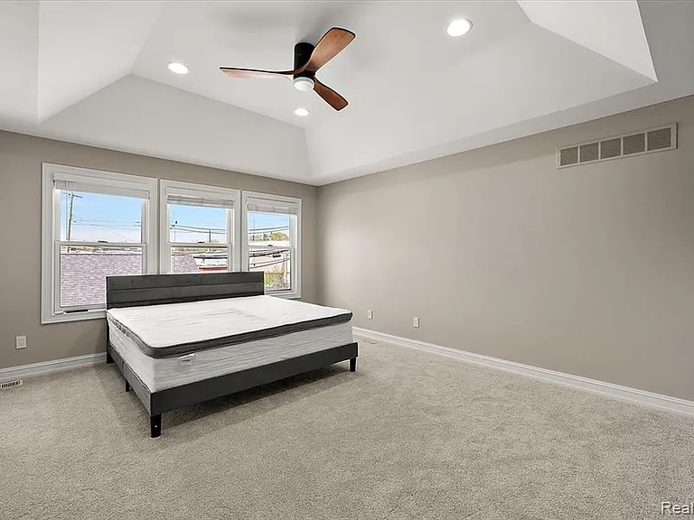 1109 Bennaville Ave — Photo 22