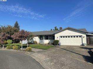 2366 9th St, Springfield, OR 97477
