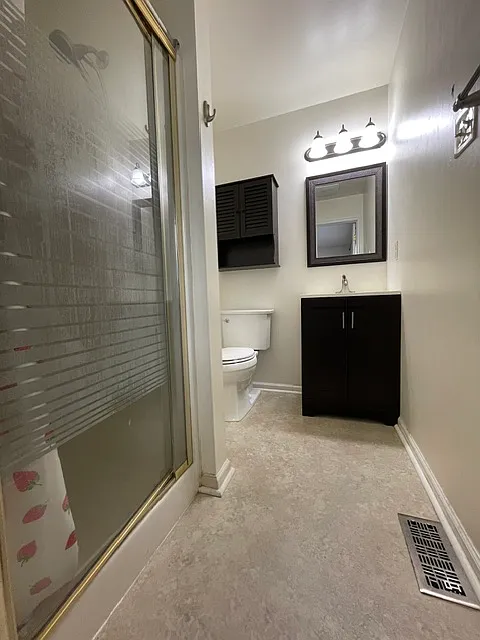 5 bed, 1940 sqft, $3,000 — Photo 3