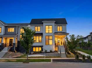235 E Treeline Vw SW, Calgary, AB T2Y 0V4