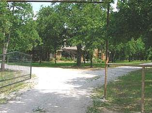 AUTOMATIC GATE, PIPE FENCING