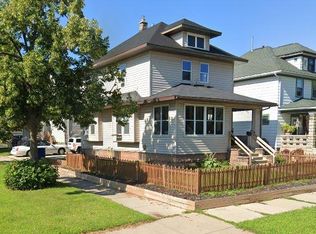 832 Pine St, Green Bay, WI 54301