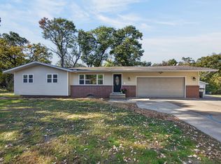 2555 Holly St S, Cambridge, MN 55008