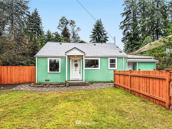 Welcome to 13305 25th Ave NE!