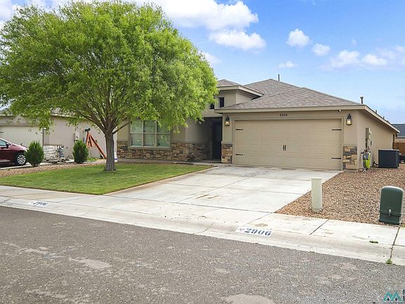 3rd image of 2906 Cliffwood Dr