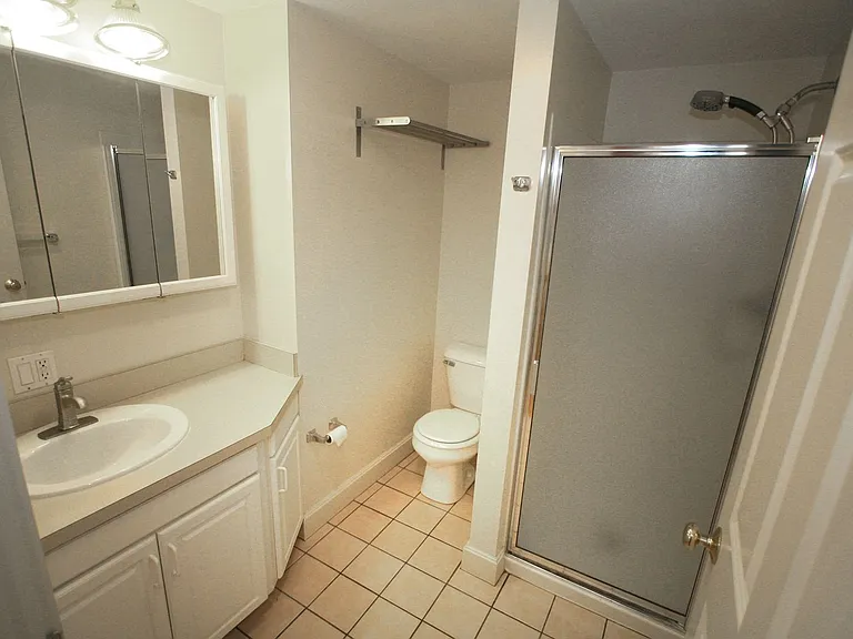 728 Central — Photo 10