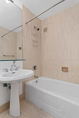 5th image of 45 W 67th St APT 10H