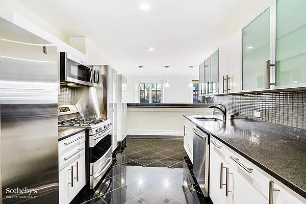 Rented by Sotheby's International Realty | media 47