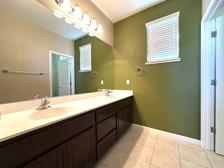 3895 Bethpage St — Photo 25