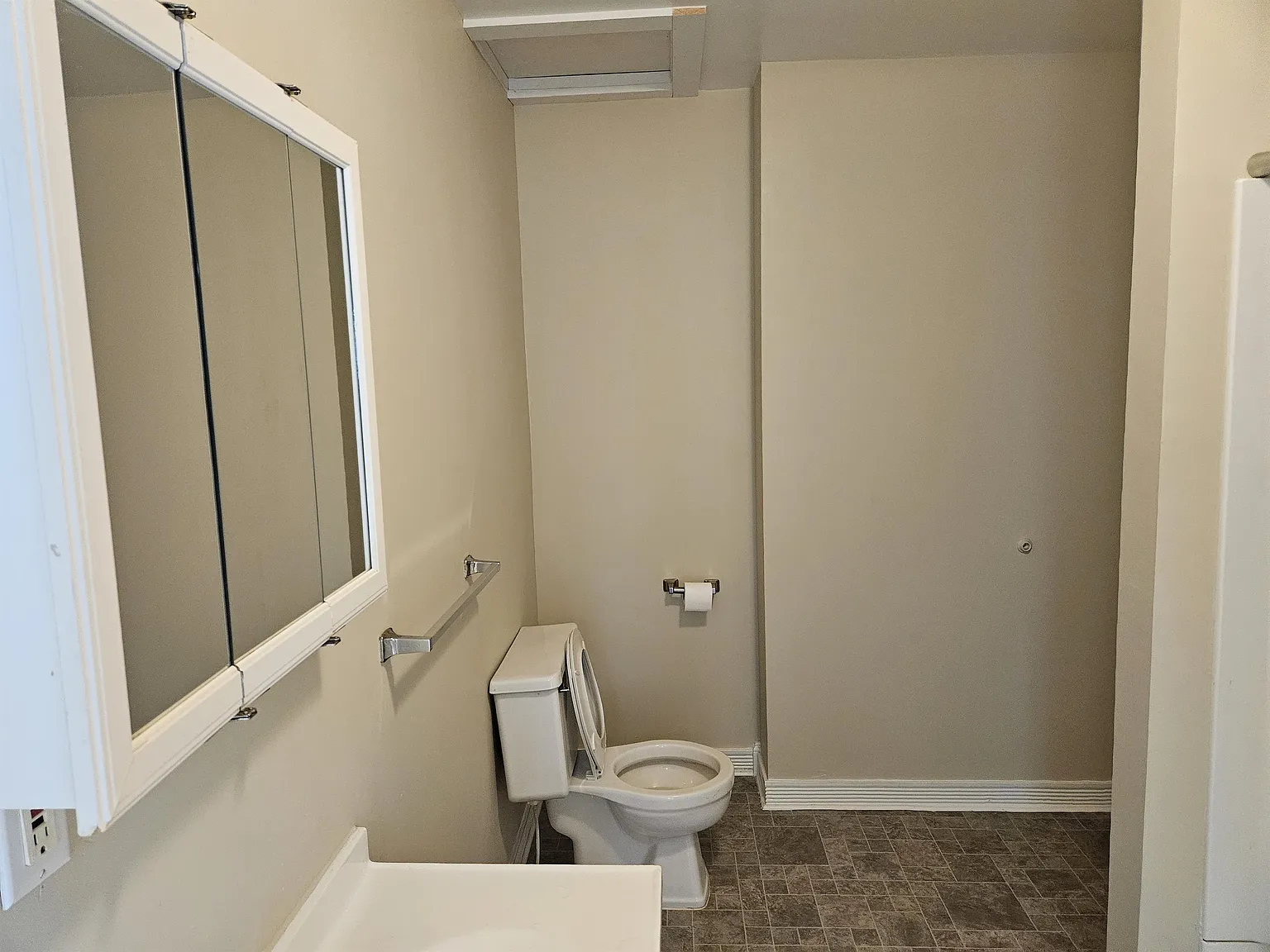 106 N. Summit St. - 3 — Photo 3