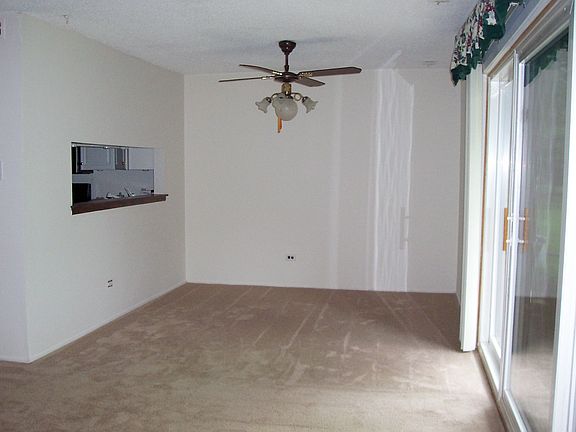 4th image of 11206 Cottonwood Dr #228
