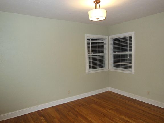 5th image of 1746 Hester Ave