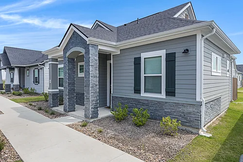 Avilla Oakridge - Houses for Rent Photo 1