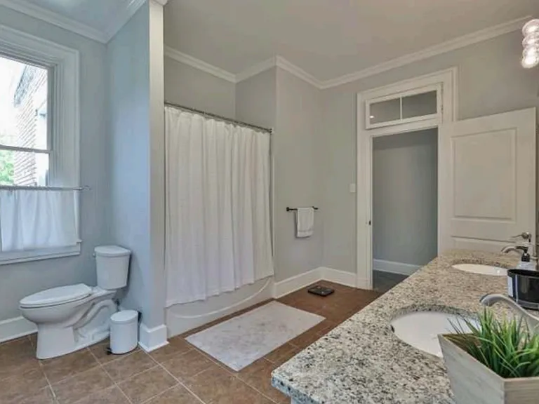 2281 Loth St — Photo 8