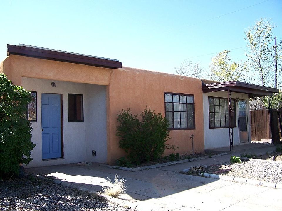 Pueblo Style Single Level