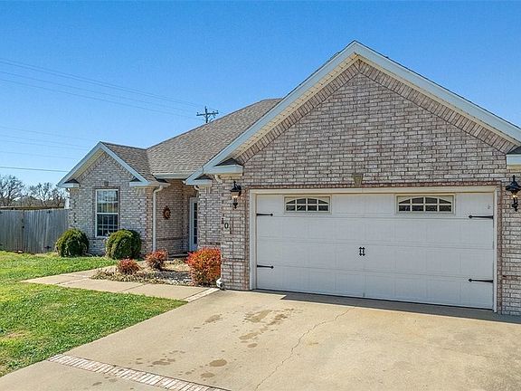 2nd image of 101 Blair Cir